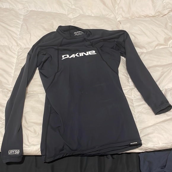 Dakine Medium Black Long Sleeve Rashguard - Picture 1 of 4